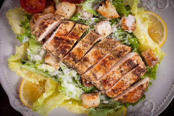 Baharatlı ızgara tavuk bifteği