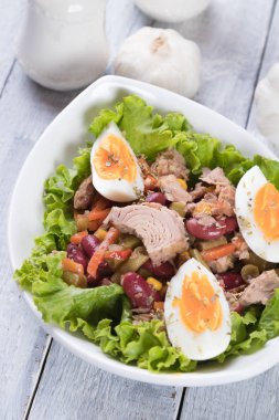 skyline van atlanta (Georgia)ton balıklı salata sebze ile