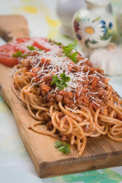 Massa bolonhesa de espaguete com ragu de carne — Fotografia de Stock