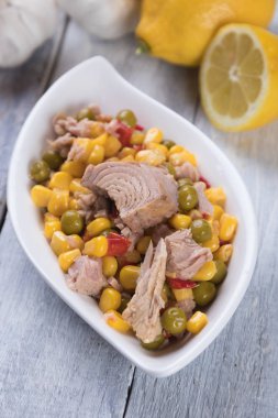 skyline van atlanta (Georgia)ton balıklı salata sebze ile