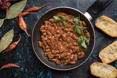 beyaz fasulye pişirilir