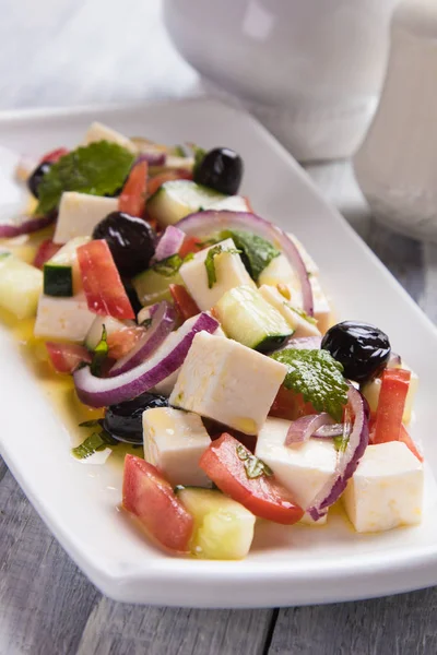 Salada grega com queijo feta — Fotografia de Stock