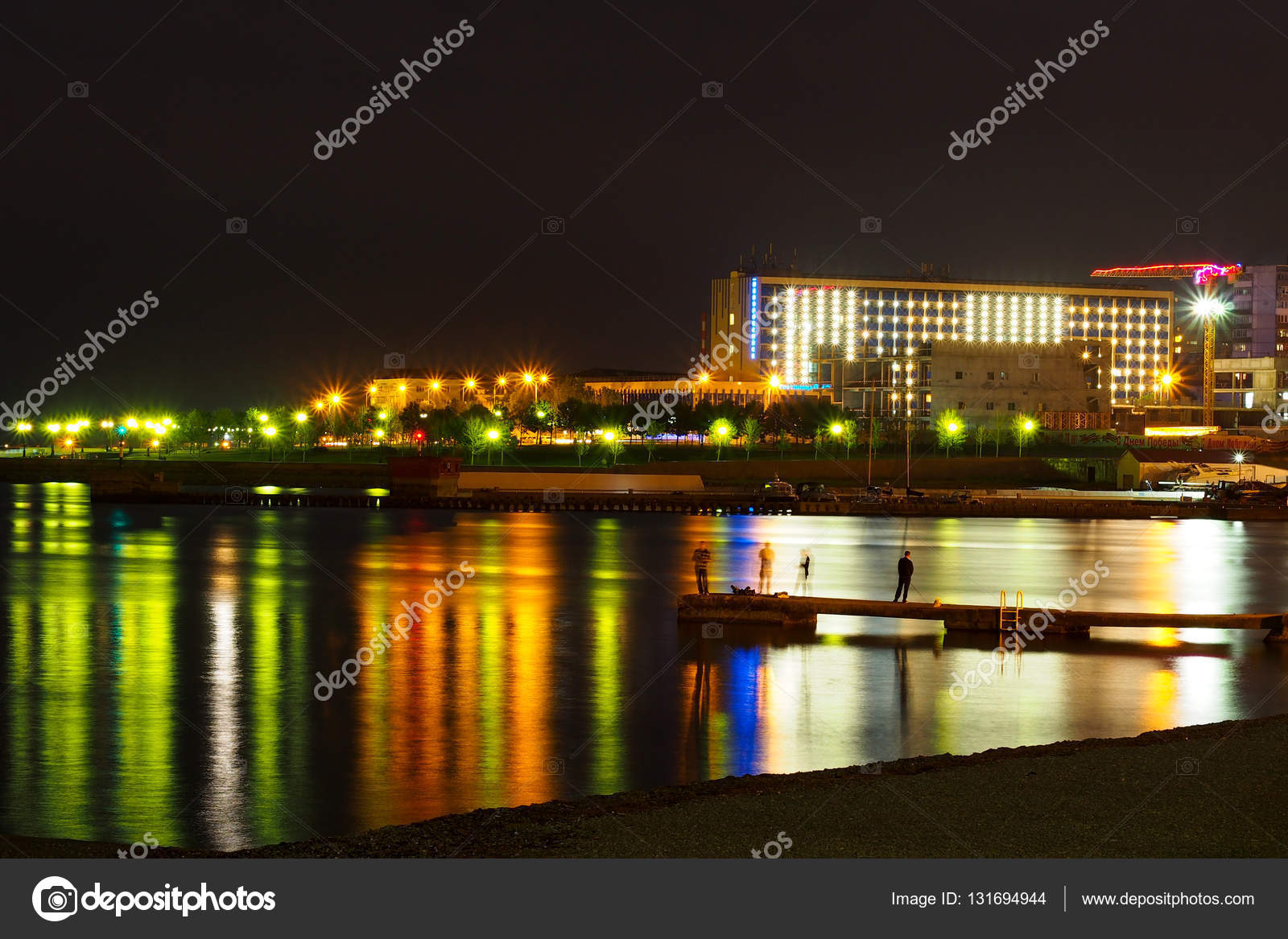 Noworossijsk Stadt in der Nacht — Stockfoto © stardust1978 131694944