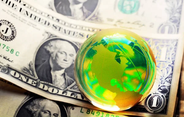 Conceito de dólar globo — Fotografia de Stock