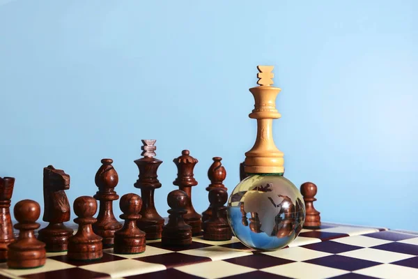 Rey de ajedrez en globo — Foto de Stock