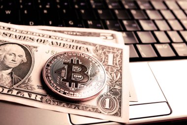 bitcoin dolar üzerinden dizüstü bilgisayar üzerinde