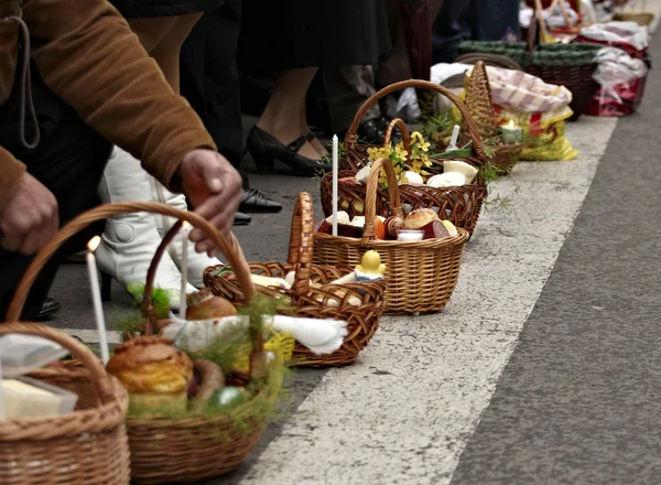 Ortodoks Paskalya geleneksel sepetler.
