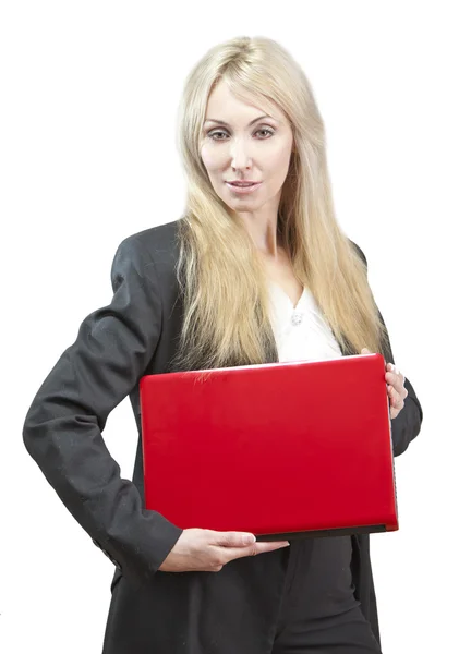 Blondin i kostym med röd laptop — Stockfoto