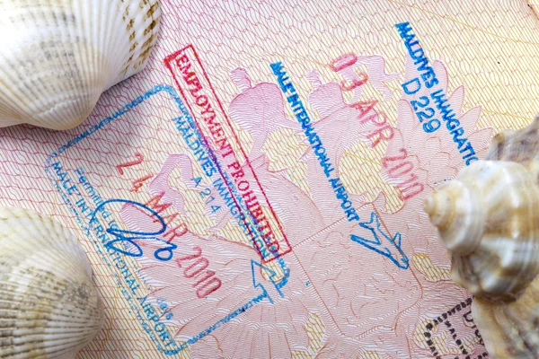 Maledivy vízum razítko v pasu — Stock fotografie