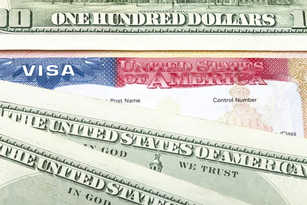 The American visa and US dollars — Stock Photo, Image