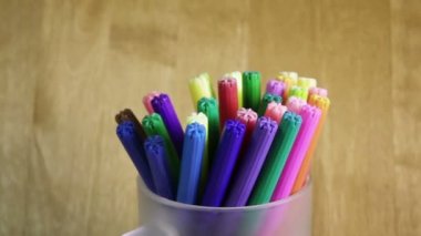 Keçeli Kalemler bir destek