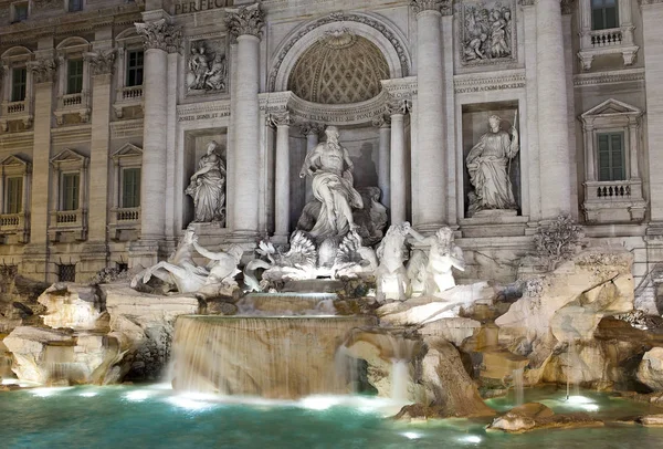 Italie. Rome. Fontaine Trevi la nuit — Photo