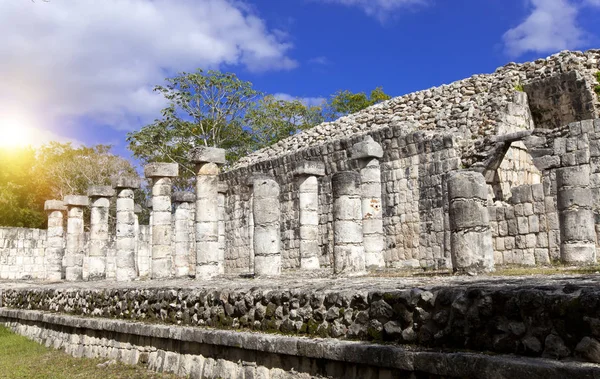 Halle der tausend Säulen - Säulen in chichen itza, Mexiko — Stockfoto