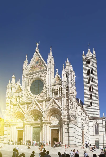 Catedral de Siena em um dia ensolarado, Toscana, Itália . — Fotografia de Stock