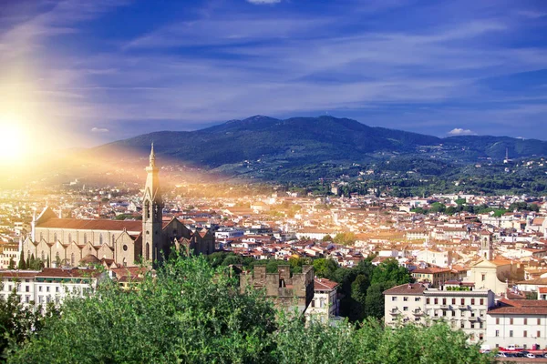 Italien. Florenz. Blick auf die Stadt an der Spitze — Stockfoto