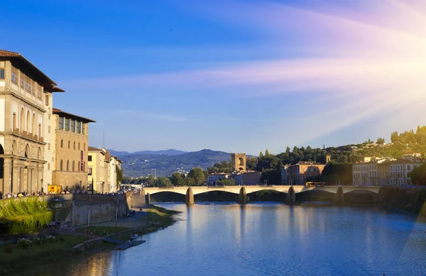 View of Florence. Bridge over the Arno River — Stock Photo, Image