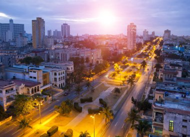 Küba. gece havana. avenue Başkanlar üzerine Üstten Görünüm