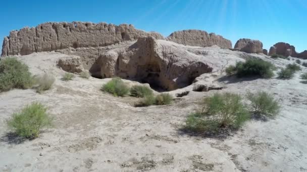 Fortaleza Kyzyl-kala em Karakalpakstan Biruni, a região de fortalezas de Khwarezm, Uzbequistão — Vídeo de Stock