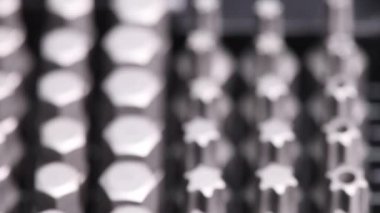 Bit araç, dizi odak olmadan klibin başında