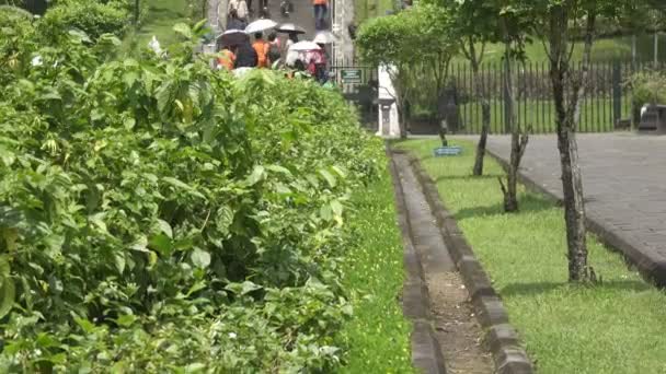 Java Central, Indonésia - 15 de outubro de 2016: Borobudur, ou Barabudur é um templo budista do século IX em Magelang, Java Central, Indonésia — Vídeo de Stock