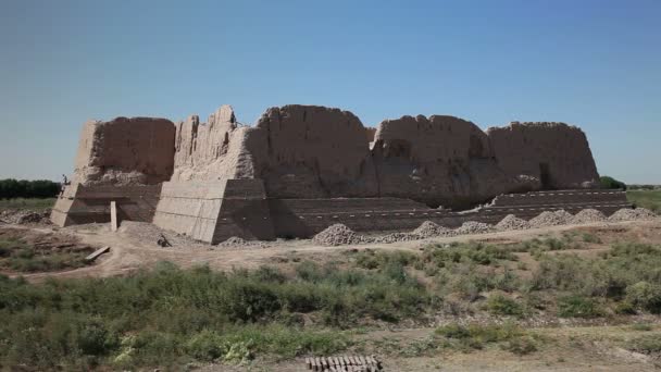 Pevnost Kyzyl-Kala se nachází v území starověké Khwarezm, Uzbekistán — Stock video