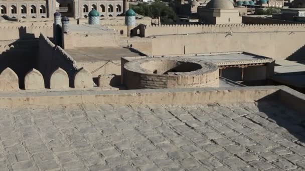 Vista aerea sulle strade della città vecchia. Uzbekistan. Khiva — Video Stock