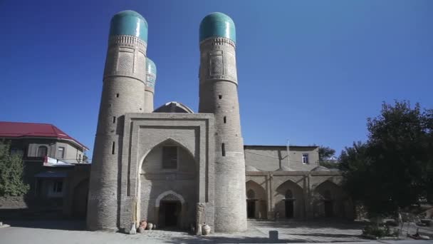 Chor drobné Char Minar, Chor menší je historická mešita v historickém městě Buchara, Uzbekistán. — Stock video