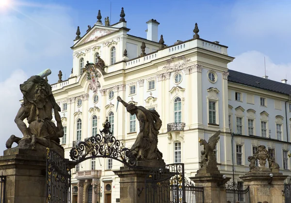 Palácio Arcebispo Praça Castelo Perto Entrada Principal Castelo Praga — Fotografia de Stock