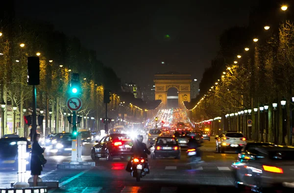 Night fires of cars on the Champs Elysee. Paris — Stock Photo, Image