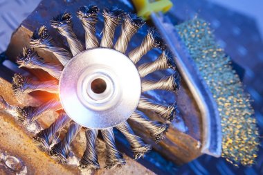 Metal işleme için tel fırçası