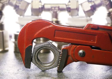 İngiliz anahtarı güç kavrama ve su unsurları ayarlamak ve kapatma vanaları gaz 