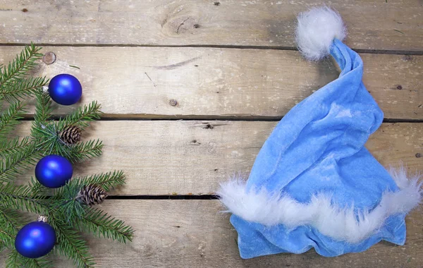 Natale Capodanno Concetto Ramo Abete Rosso Con Coni Cappello Babbo — Foto Stock