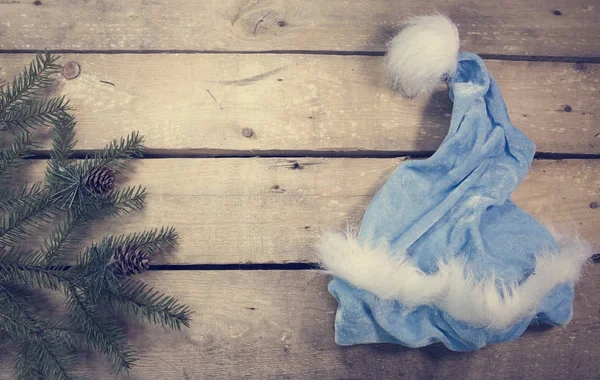 Natale Capodanno Concetto Ramo Abete Rosso Con Coni Cappello Babbo — Foto Stock