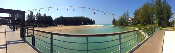 Thailand Bridge Flood River Flowing Sea Inflow Sandy Beach Coniferous — Stock Photo, Image