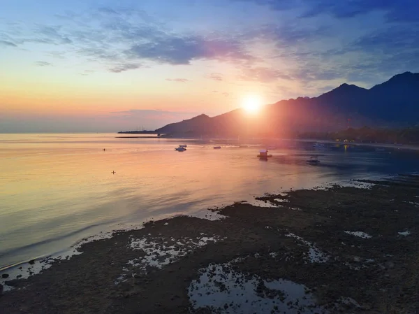 Mar Rochoso Montanhas Pôr Sol Indonésia Bali — Fotografia de Stock