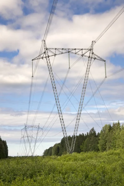 Ligne Électrique Haute Tension Dans Champ — Photo