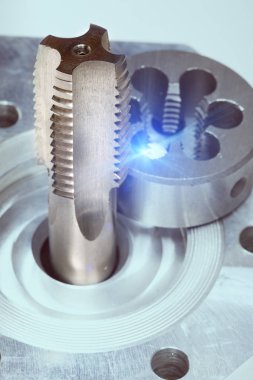 dokunun ve diğer oyma ayrıntıları, araçlar, tonin