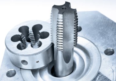 dokunun ve diğer oyma ayrıntıları, araçlar, tonin