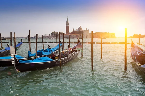 Venedig Solnedgång Över Kanal Grande Och Gondoler Förtöjning — Stockfoto