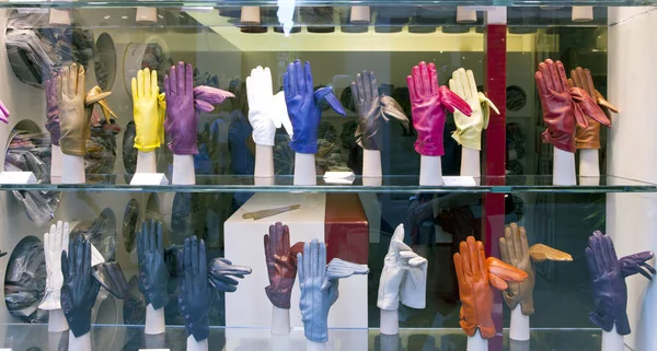 Venedig Italien September 2010 Helle Handschuhe Einem Schaufenster — Stockfoto