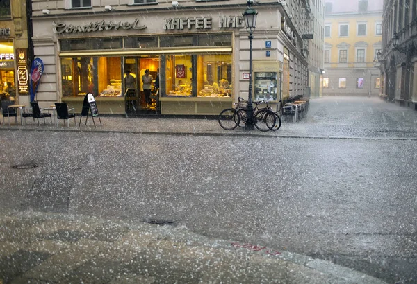 Munich Alemania Mayo 2012 Granizo Fuertes Lluvias Ciudad — Foto de Stock