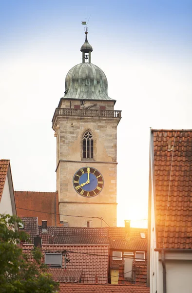 ドイツのヌエルティンゲンにあるStadtkirche Sank Laurentius Church — ストック写真