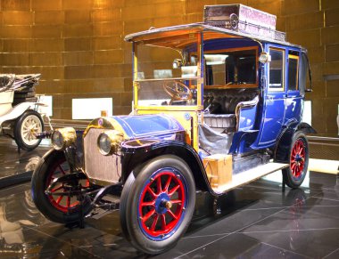 Stuttgart, Almanya - 31 Mayıs 2012: eski model araba, Mercedes Müzesi sergi