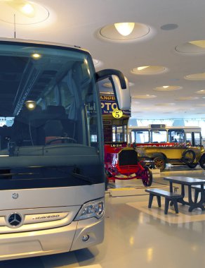 Stuttgart, Almanya - 31 Mayıs 2012: eski model araba, Mercedes Müzesi sergi