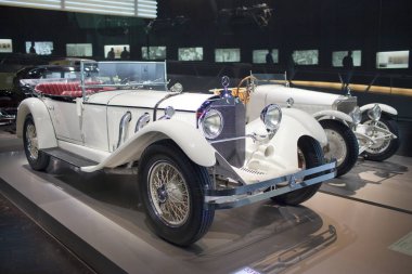 Stuttgart, Almanya - 31 Mayıs 2012: eski model araba, Mercedes Müzesi sergi