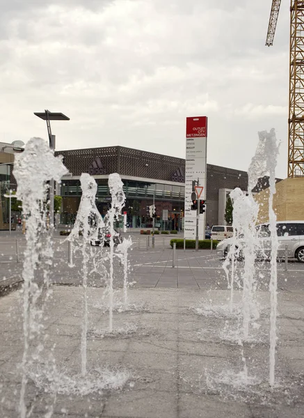 Německo Května 2012 Město Outlet Metzingen Centrum Prodej Poblíž Usku — Stock fotografie