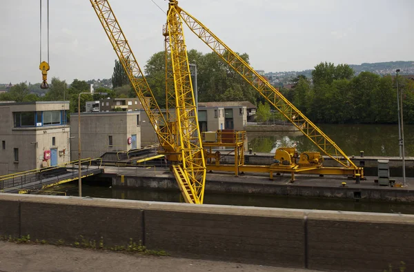 Der Baukran Einer Schleuse Fluss Deutschland — Stockfoto