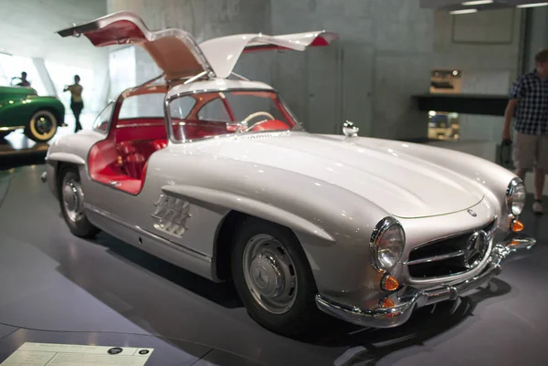 Stuttgart 2012 Oldtimer Auf Der Ausstellung Des Mercedes Museums — Stockfoto