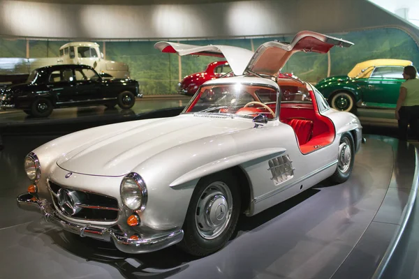 Stuttgart 2012 Oldtimer Auf Der Ausstellung Des Mercedes Museums — Stockfoto