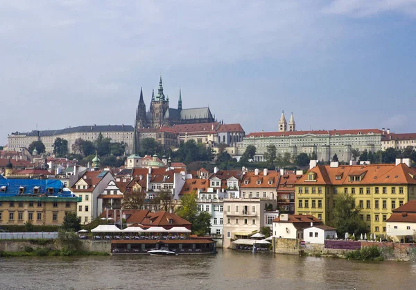 Praga Ciudad Vieja Vltava Embankment República Checa — Foto de Stock